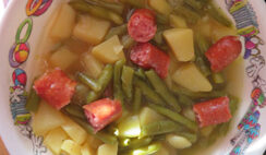 Grüne Bohnensuppe mit Mettwurst – Rezept
